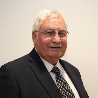 Photo of Councillor Barry Answer