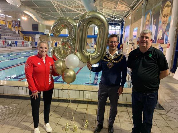 Charlotte Henshaw MBE, Mayor Andy Abrahams and Glenn Smith pose with 30th balloons