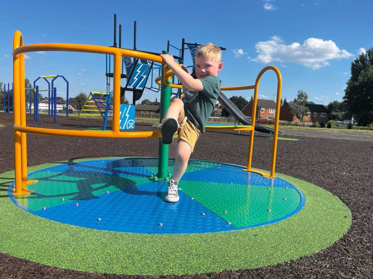 new-children-s-play-area-opens-in-ladybrook-mansfield-district-council