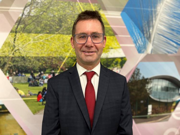 Photo of Executive Mayor Andy Abrahams