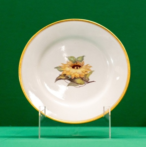 Ceramic plate decorated with a sunflower